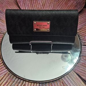 Michael Kors Tri-fold Wallet